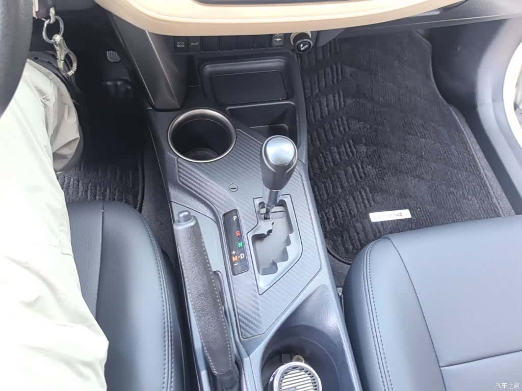 Toyota RAV4, 2015 14
