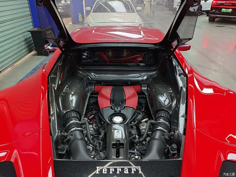 Ferrari F8, 2021 8