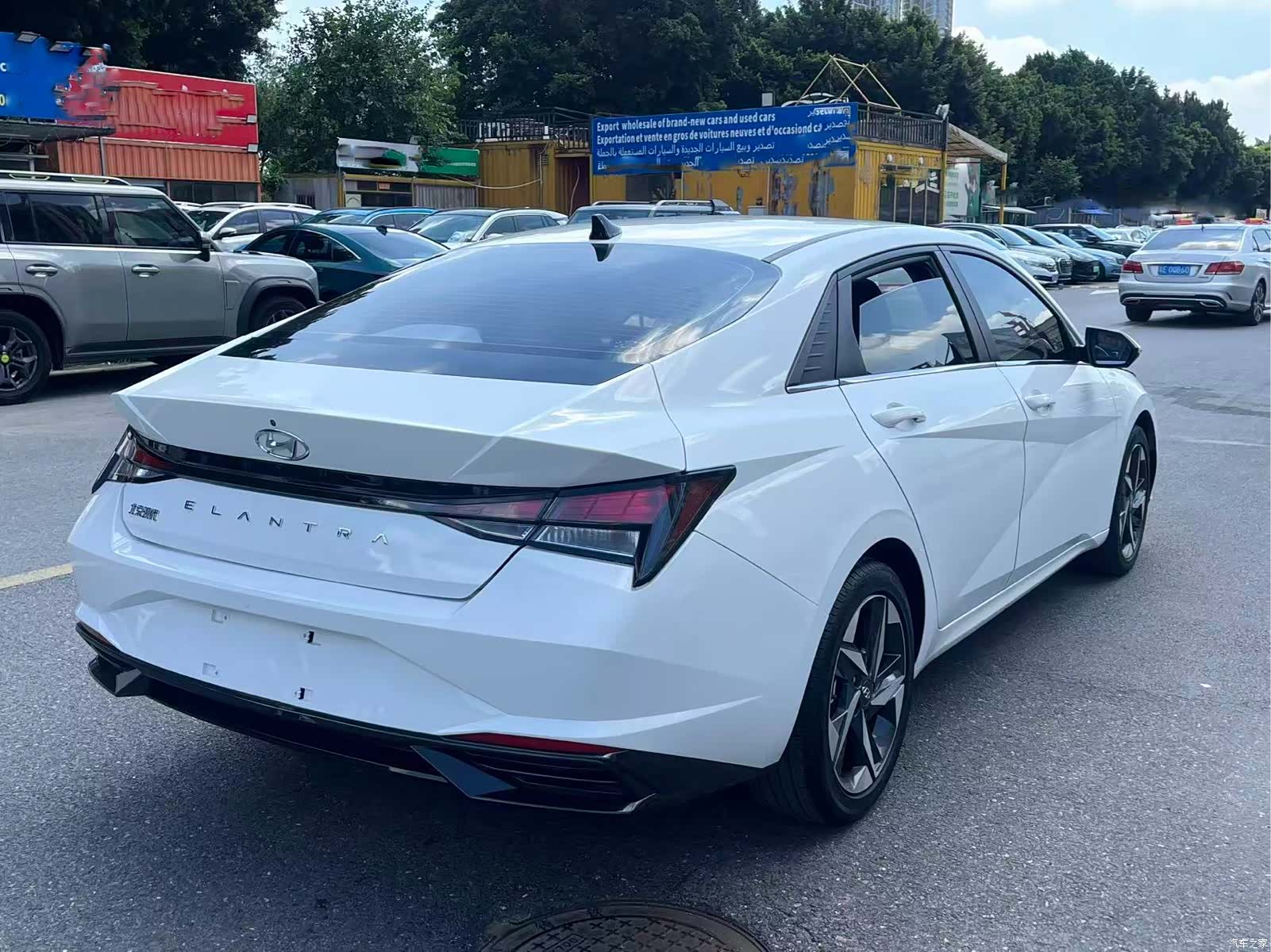 Hyundai Elantra, 2022 все фото