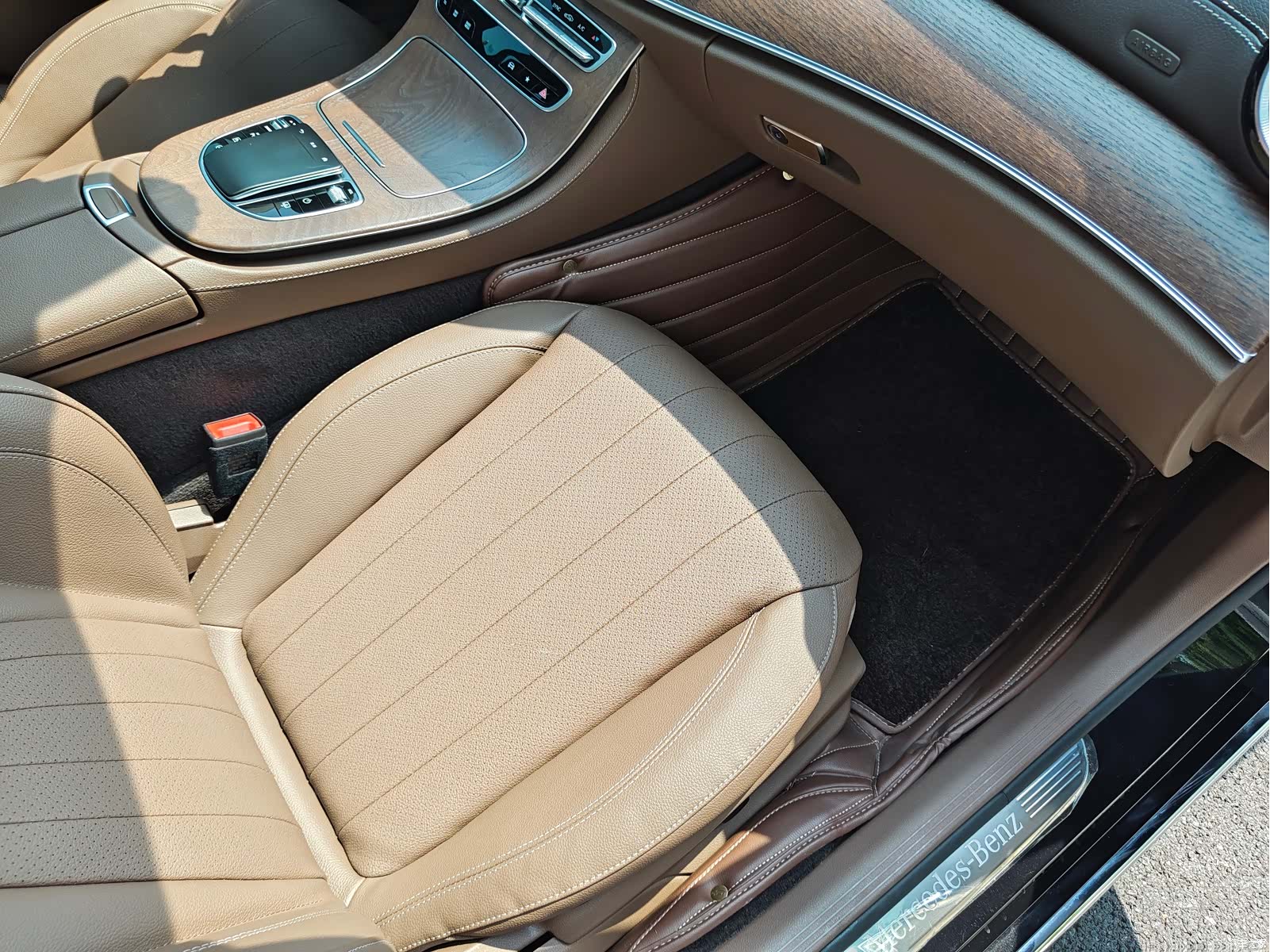 Mercedes-Benz E-Class, 2023 12