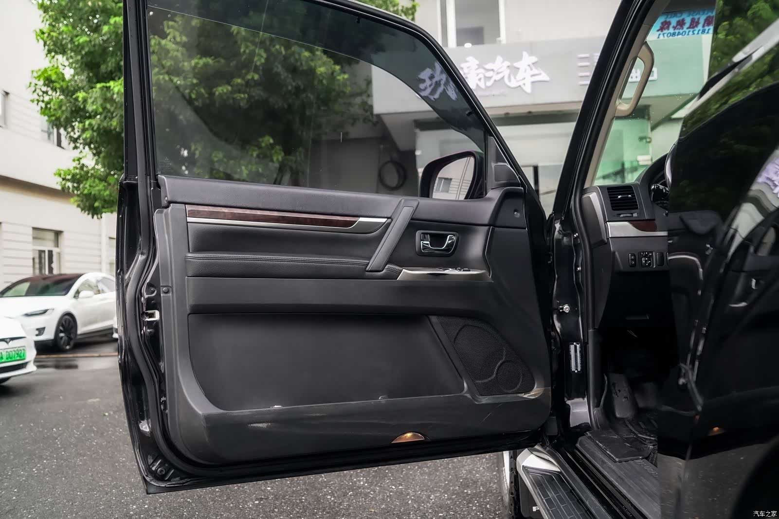 Mitsubishi Pajero, 2019 10