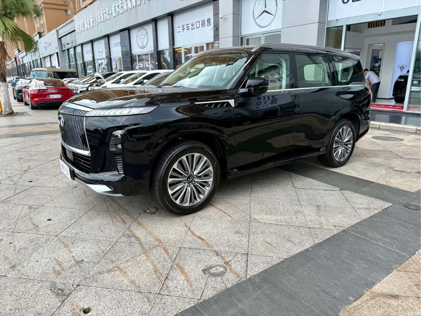 Infiniti QX80, 2025 2