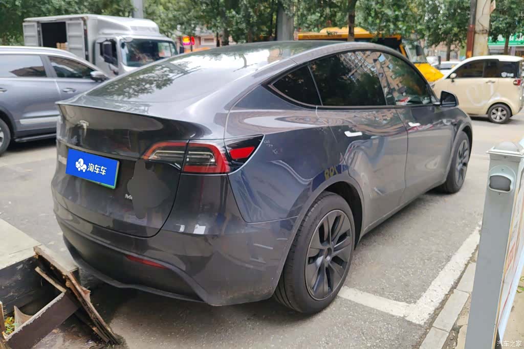 Tesla Model Y, 2025 3