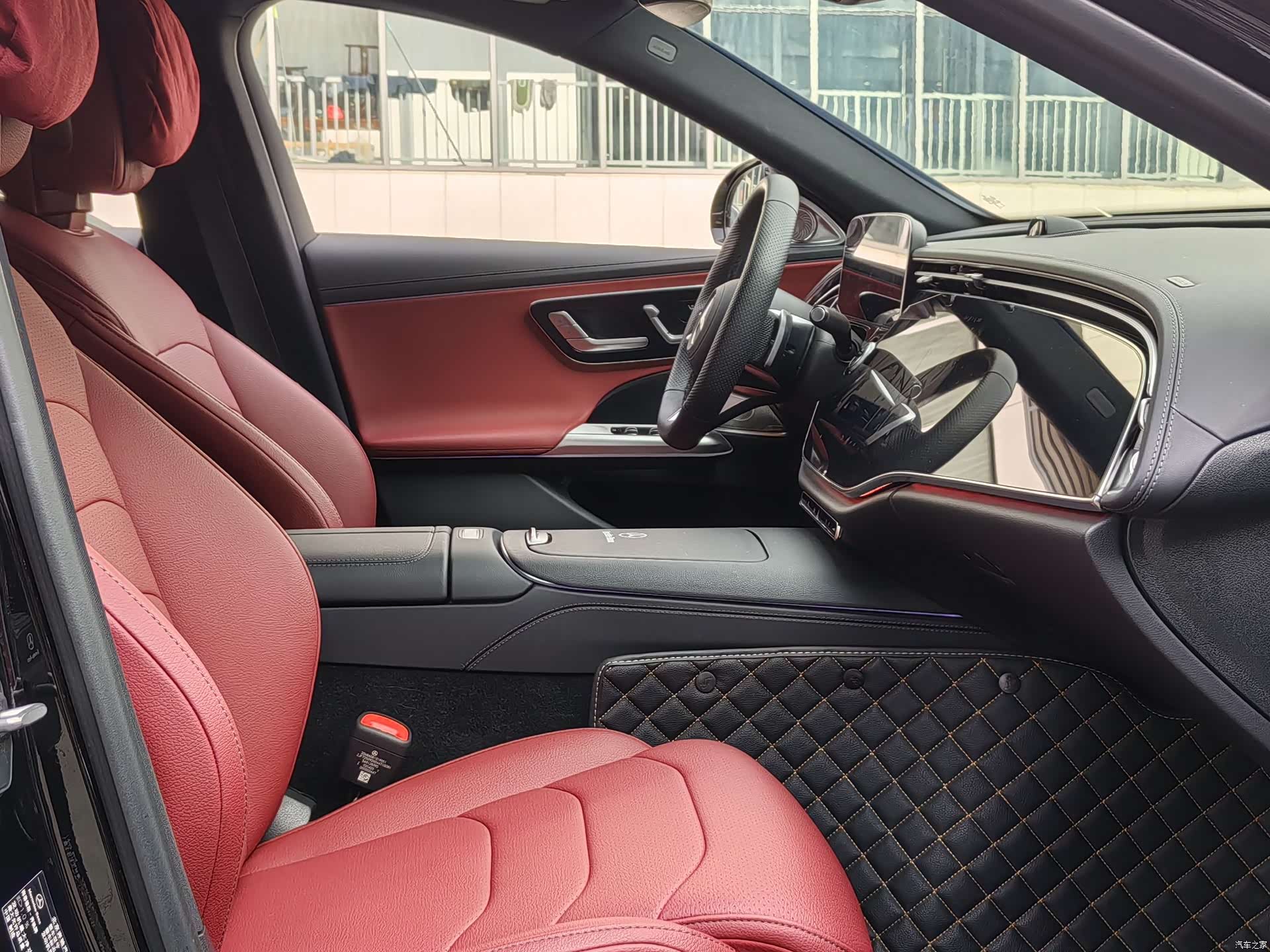 Mercedes-Benz E-Class, 2025 22
