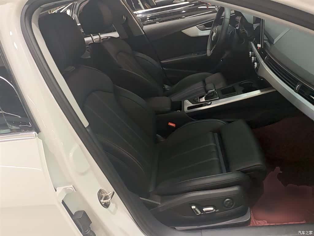 Audi A4L, 2024 25