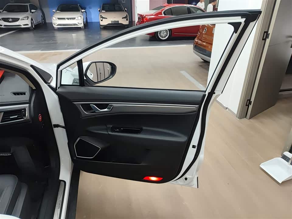 Geely Emgrand GS