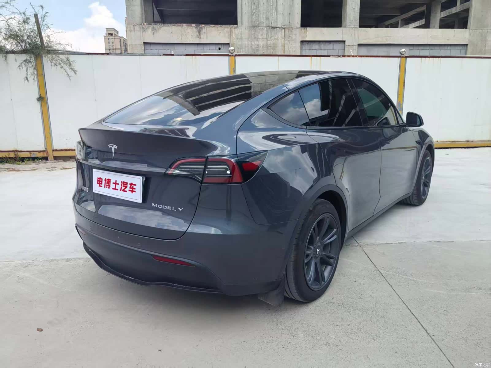 Tesla Model Y, 2023 7