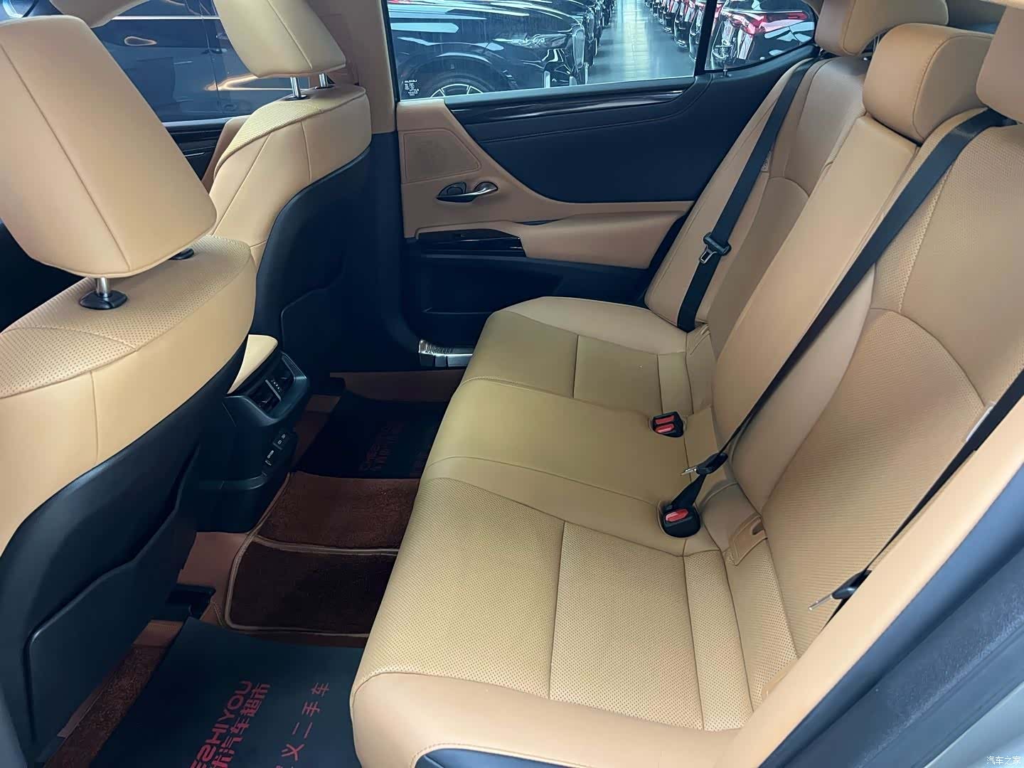 Lexus ES, 2024 10