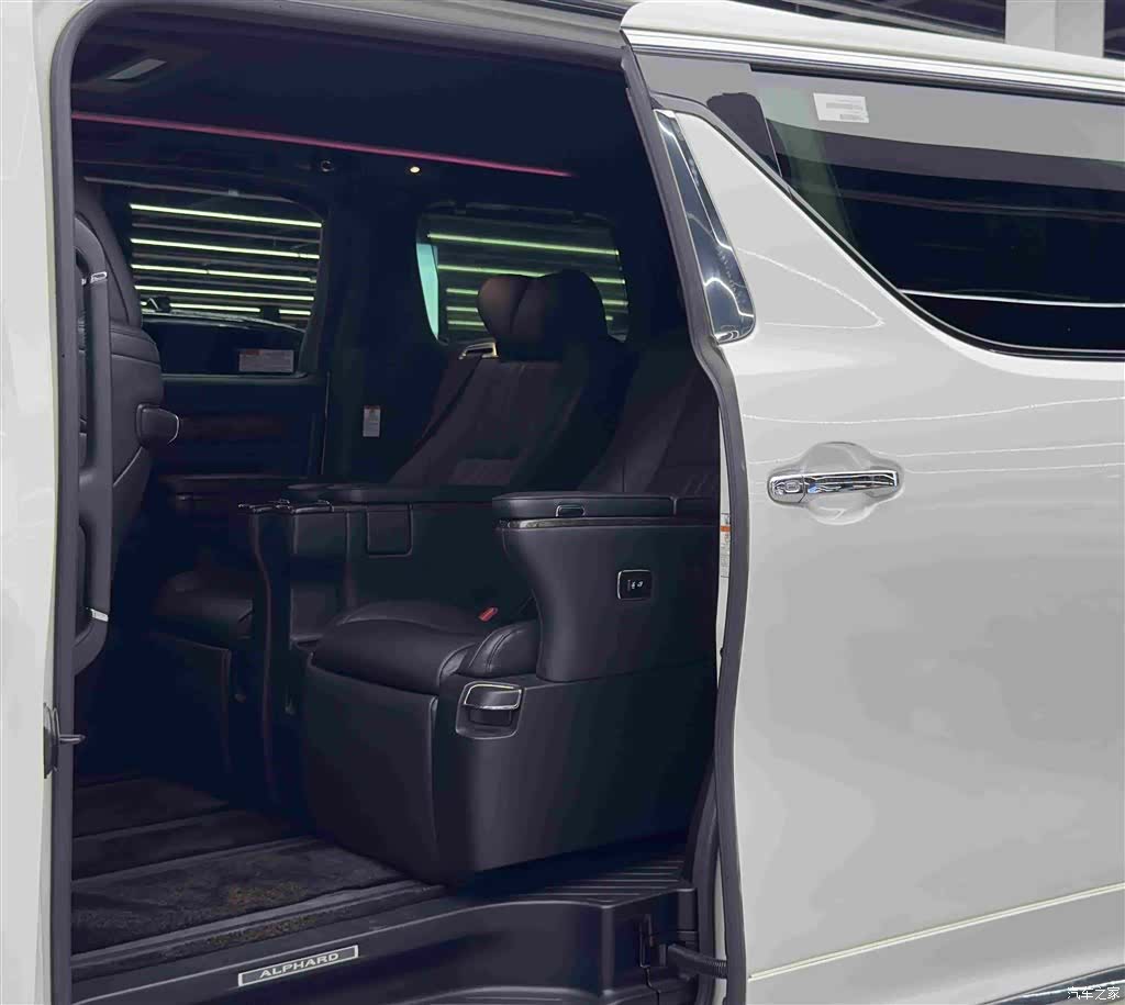 Toyota Alphard, 2021 7