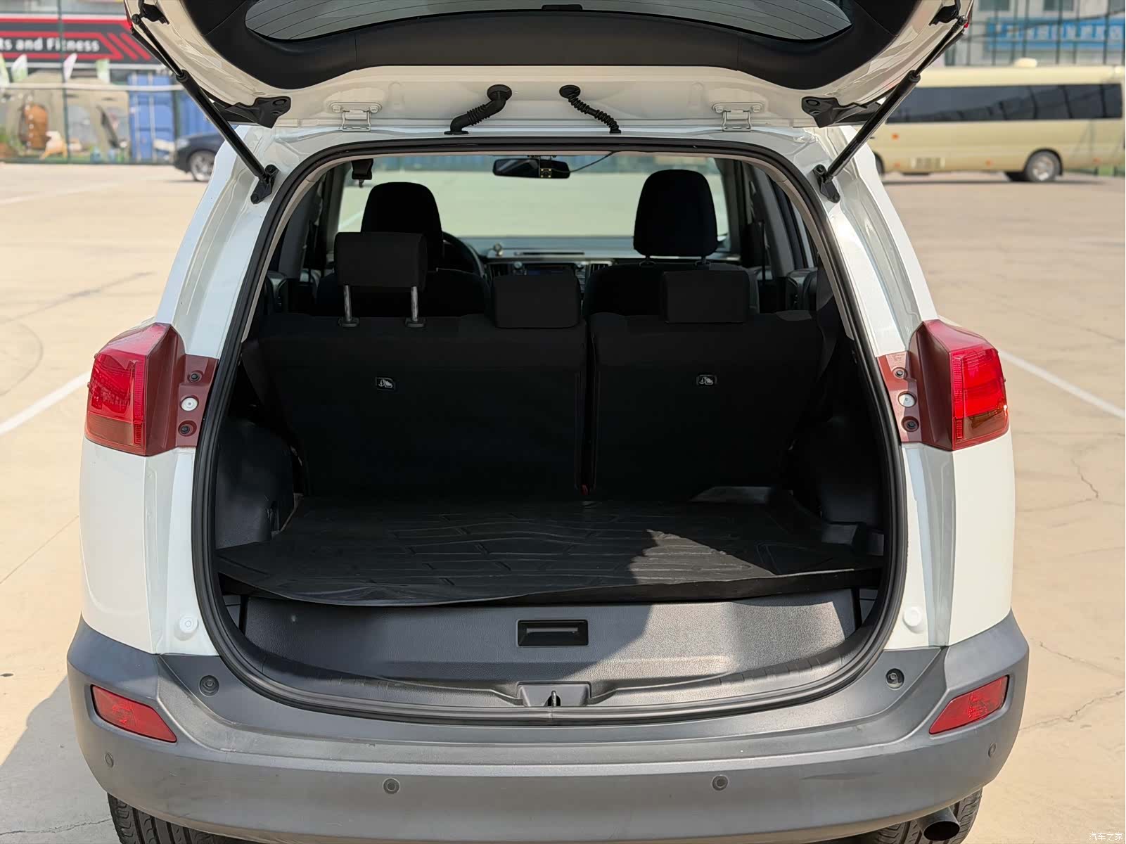 Toyota RAV4, 2016 7