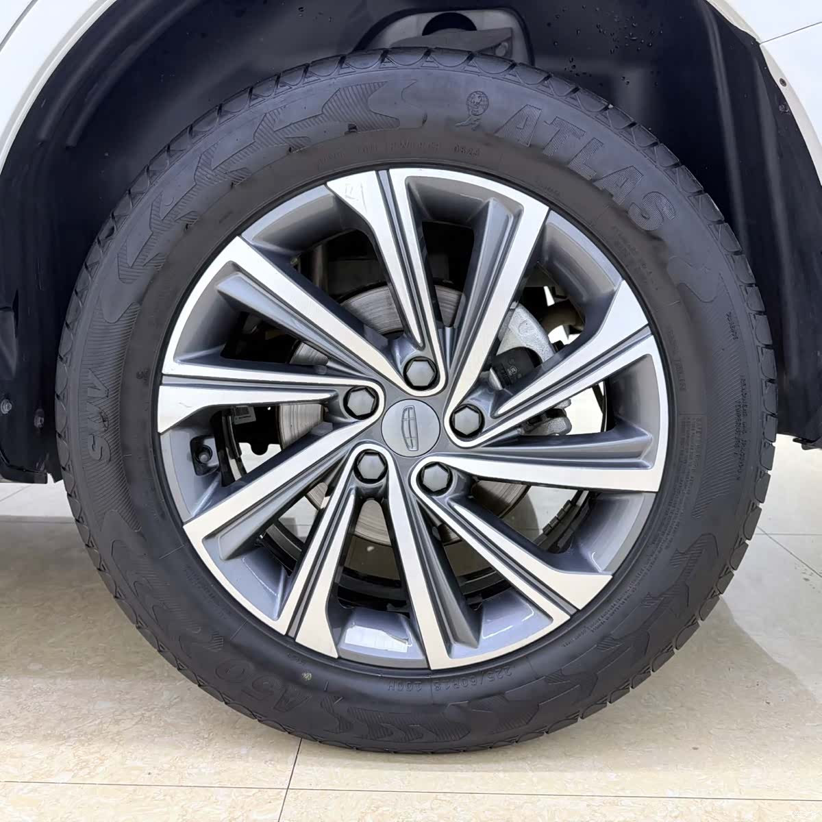 Geely X6, 2023 22