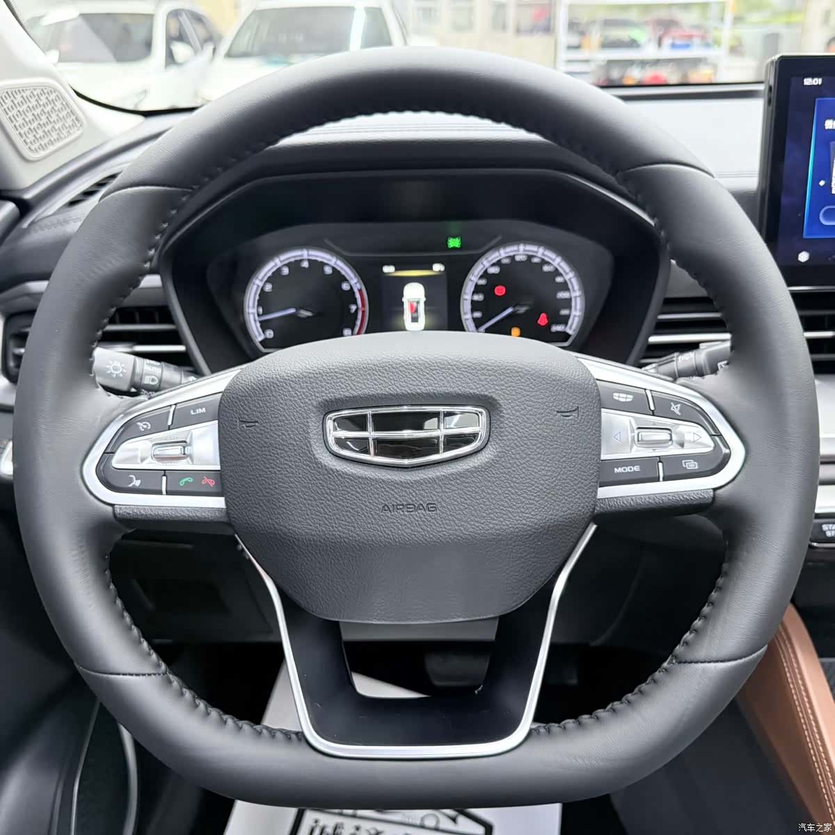 Geely X6, 2023 13
