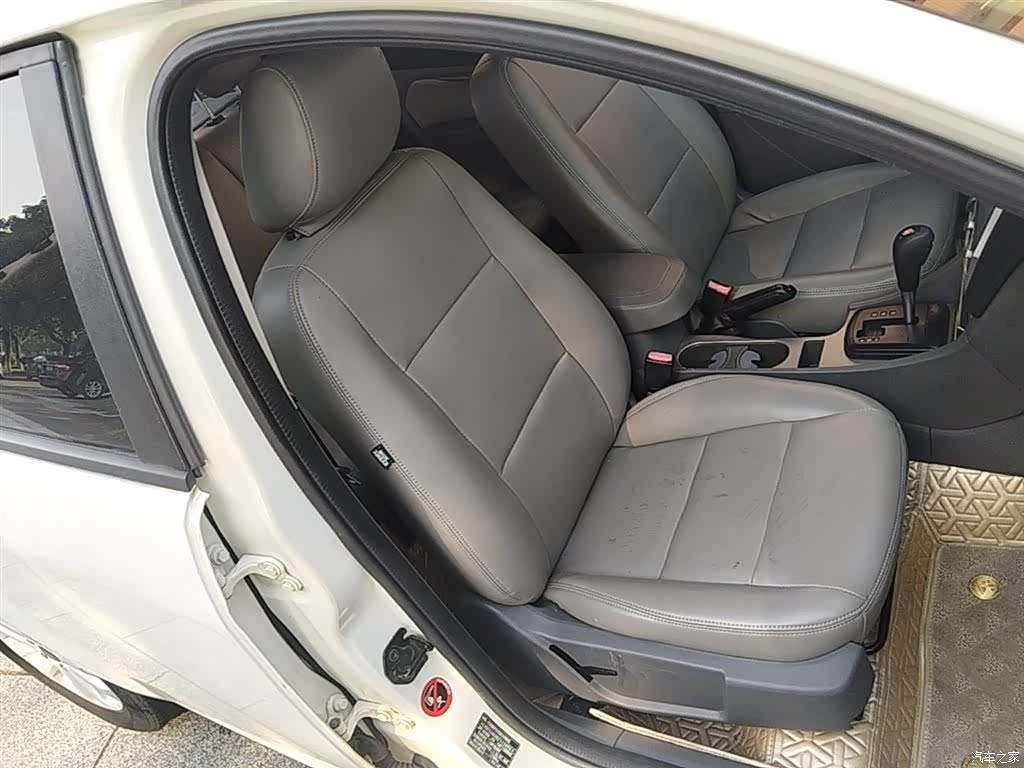 Ford Focus, 2014 25