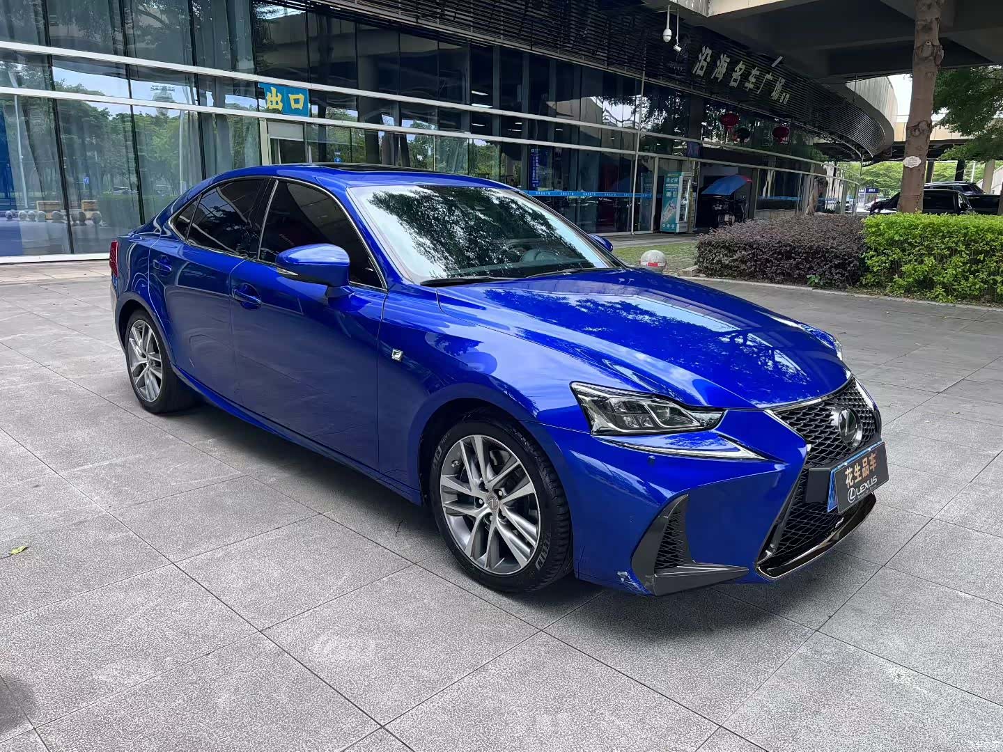 Lexus IS, 2019 3