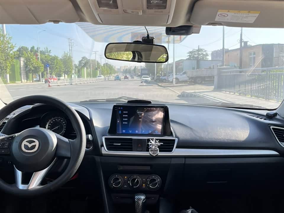 Mazda 3 Angkesaila