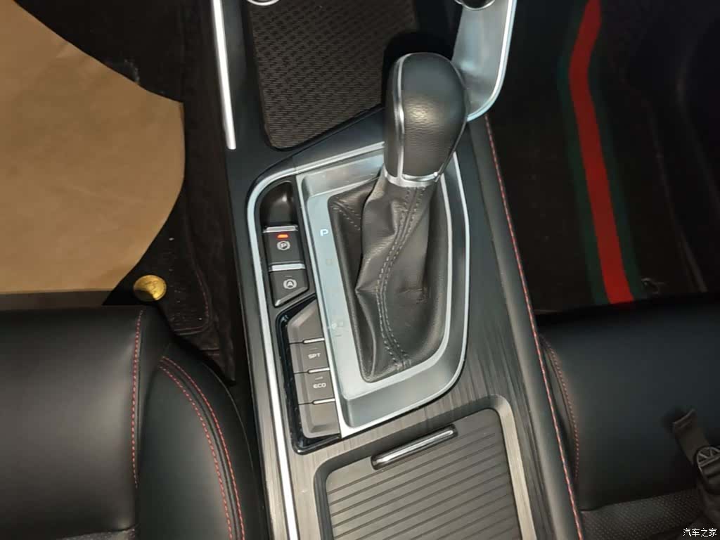 Geely Binray, 2020 14