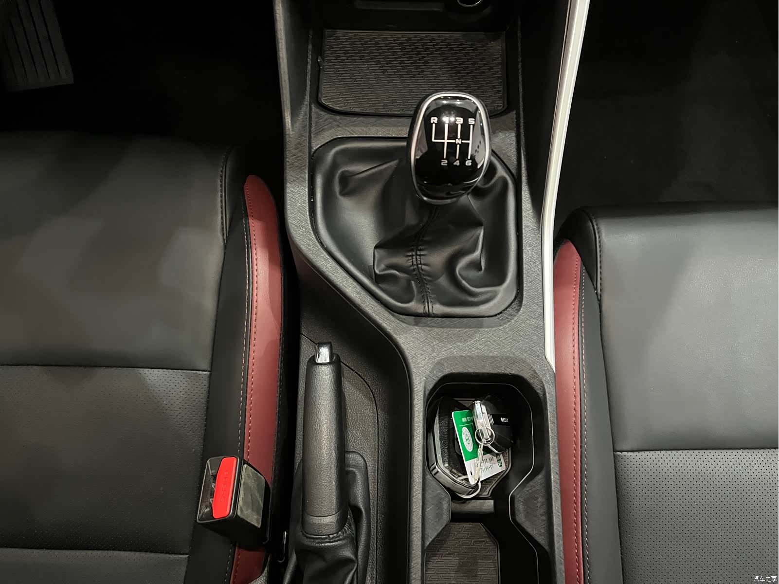 Geely Coolray, 2022 14