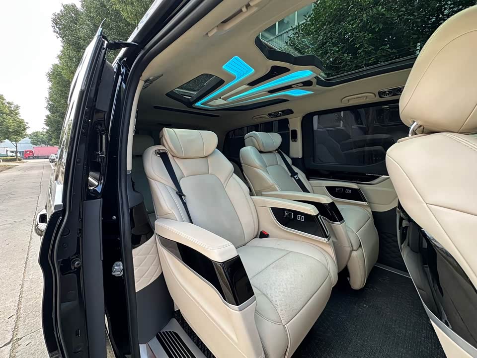 Mercedes-Benz V-class