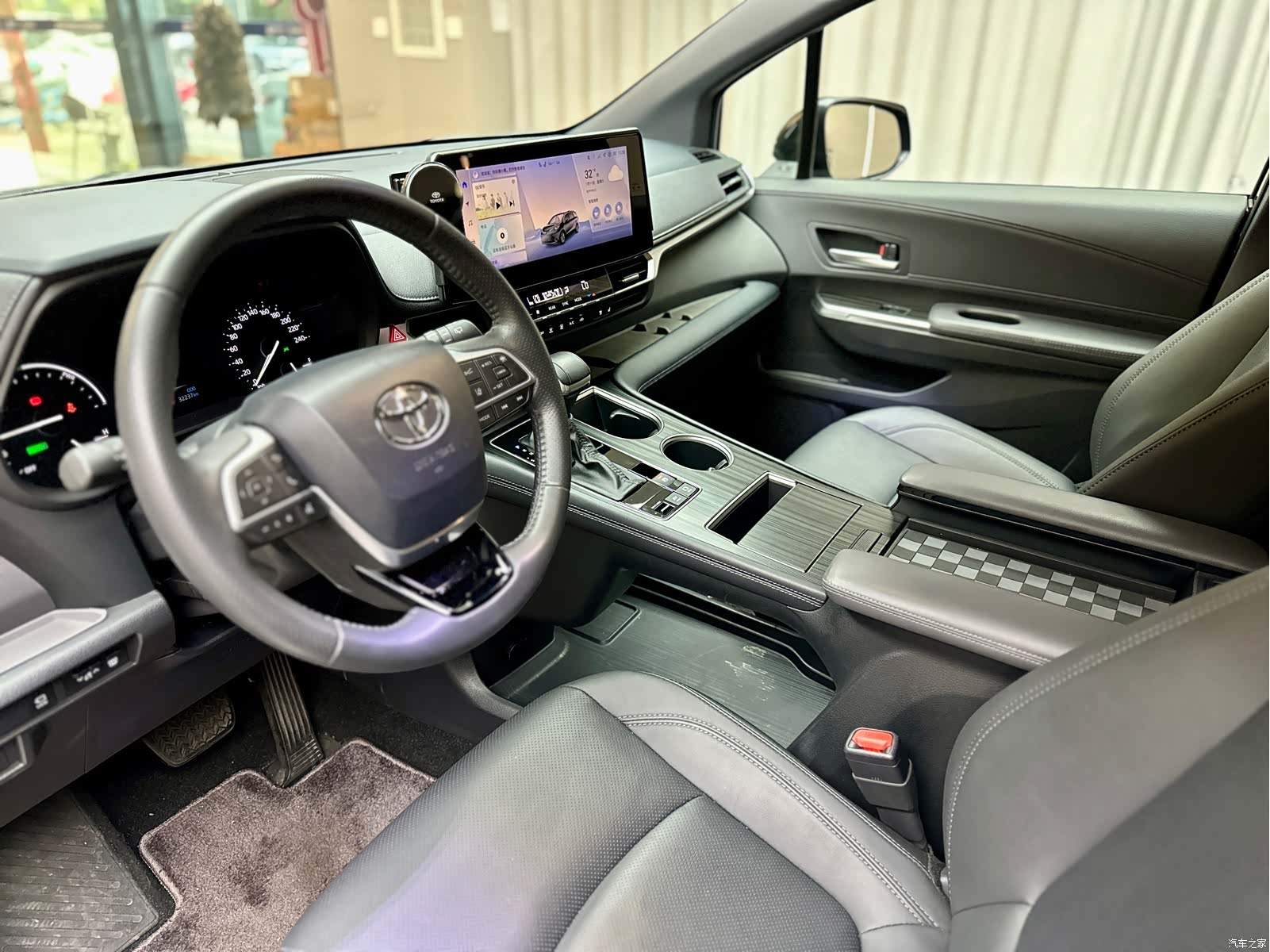 Toyota Sienna, 2025 7