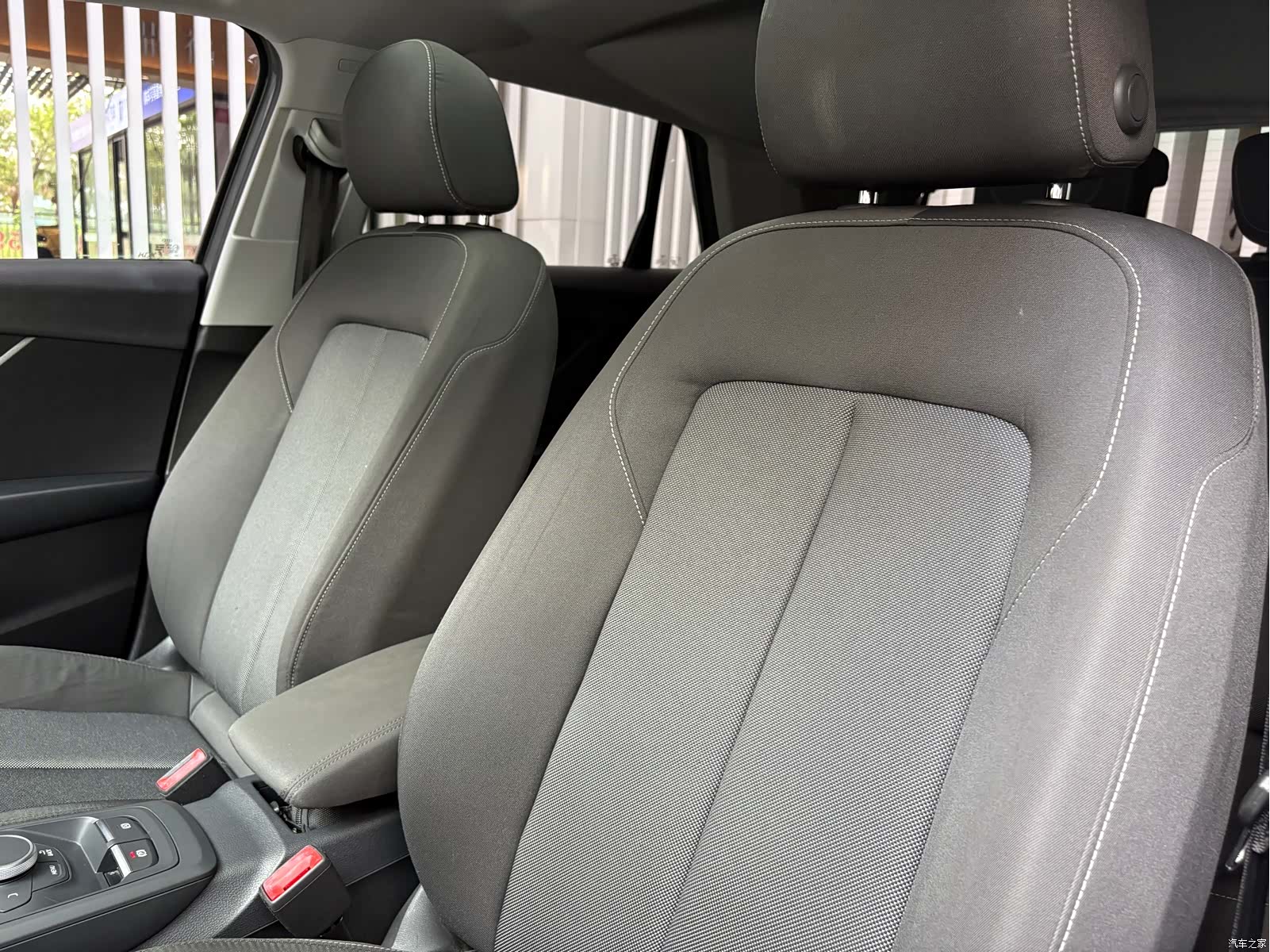Audi Q2L, 2019 10