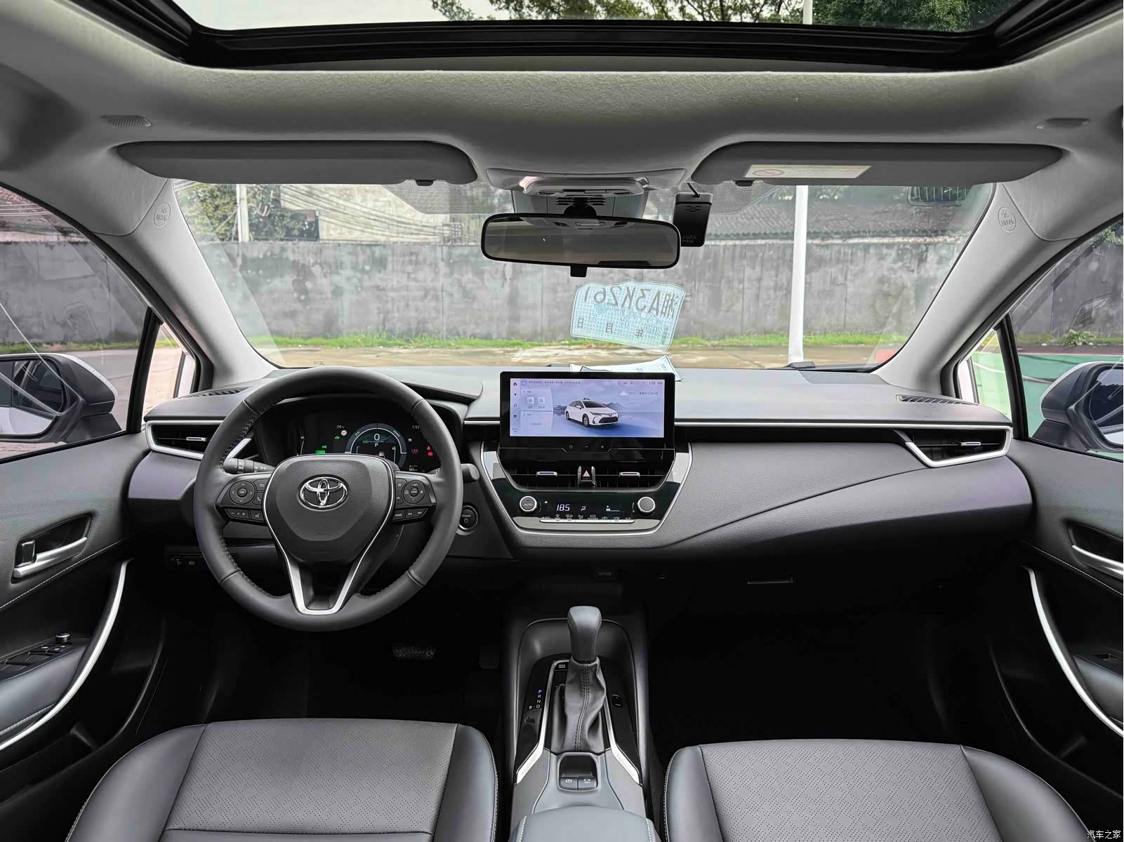 Toyota Corolla, 2025 все фото