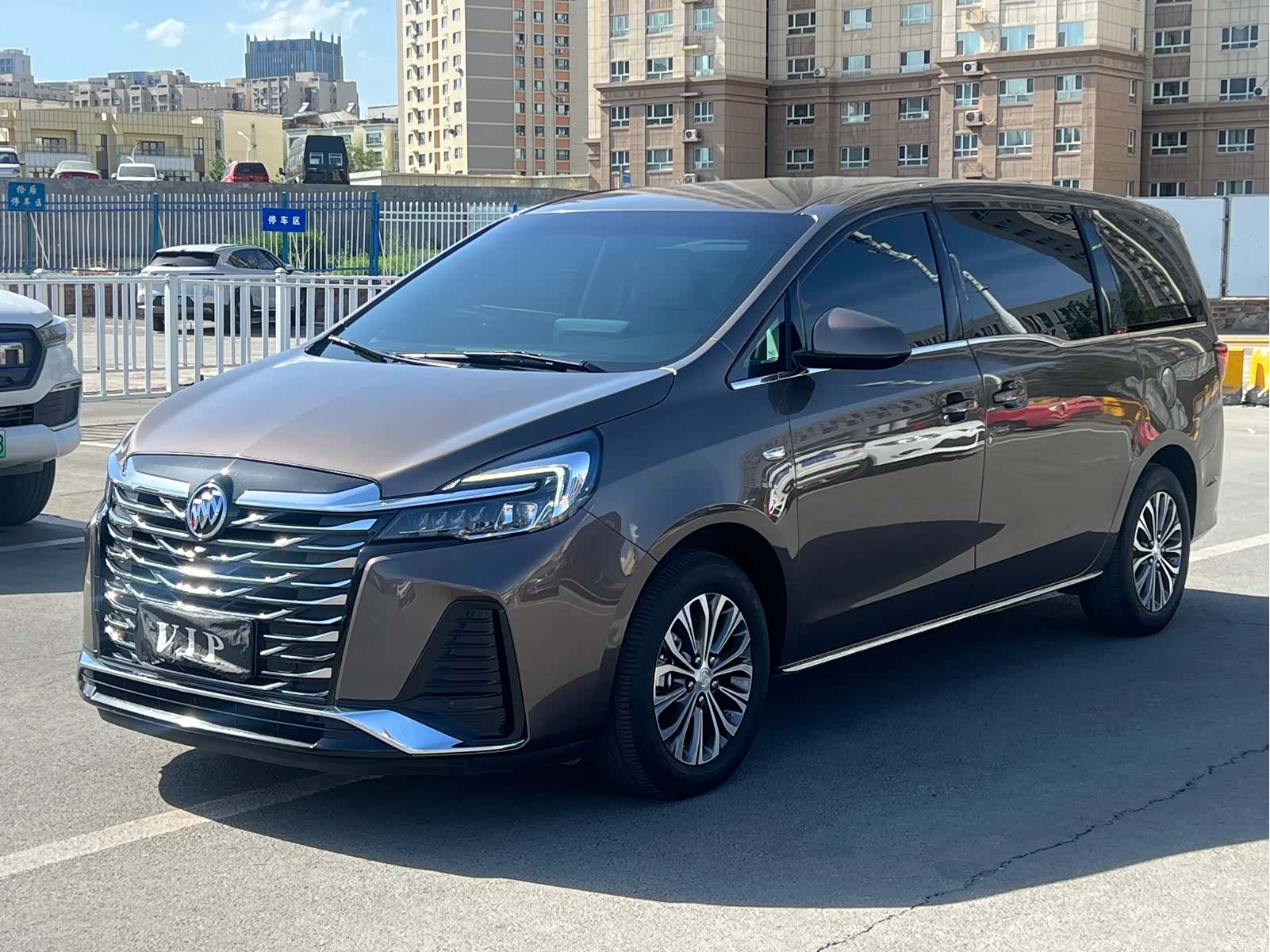 Buick GL8, 2023 1