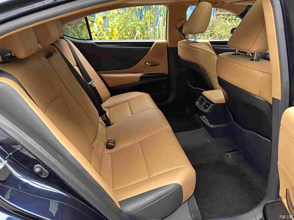 Lexus ES, 2023 18