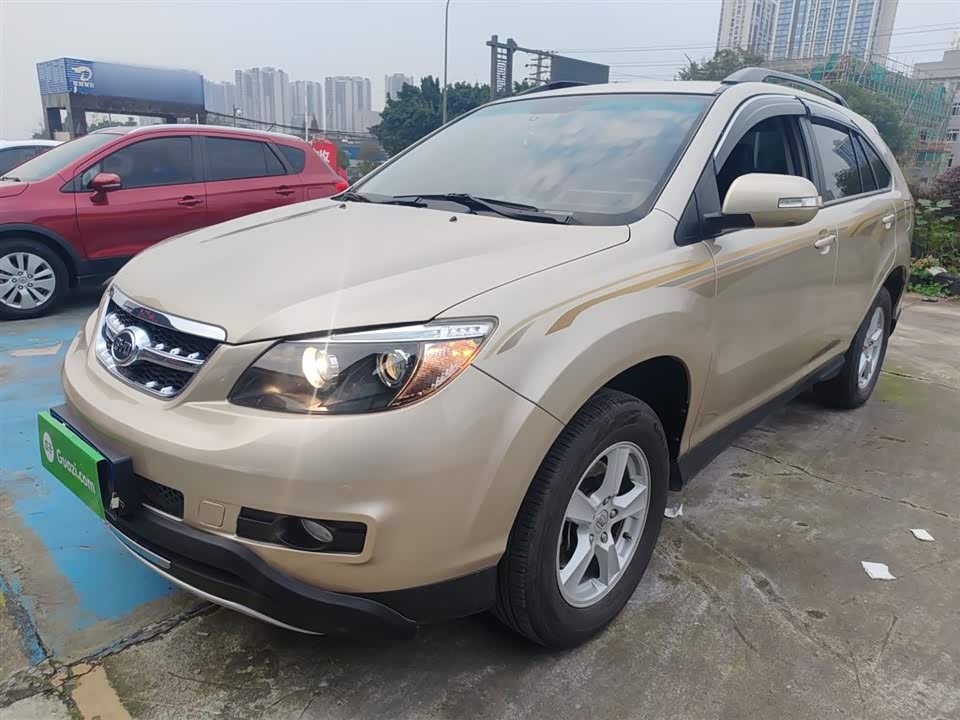 BYD S6