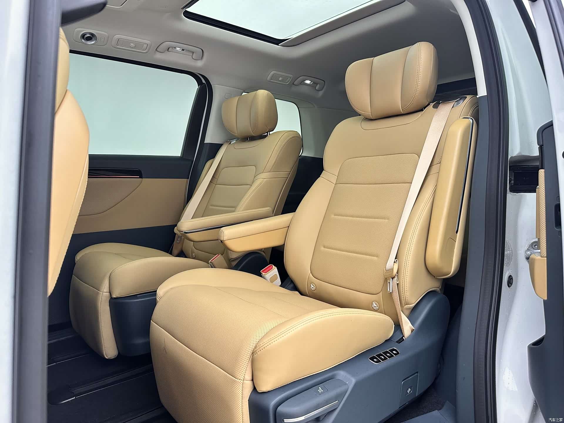 Trumpchi E8, 2024 8
