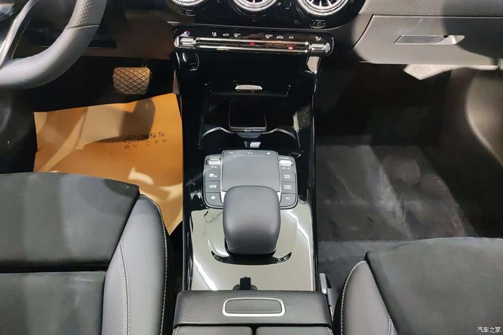 Mercedes-Benz A-Class, 2023 16