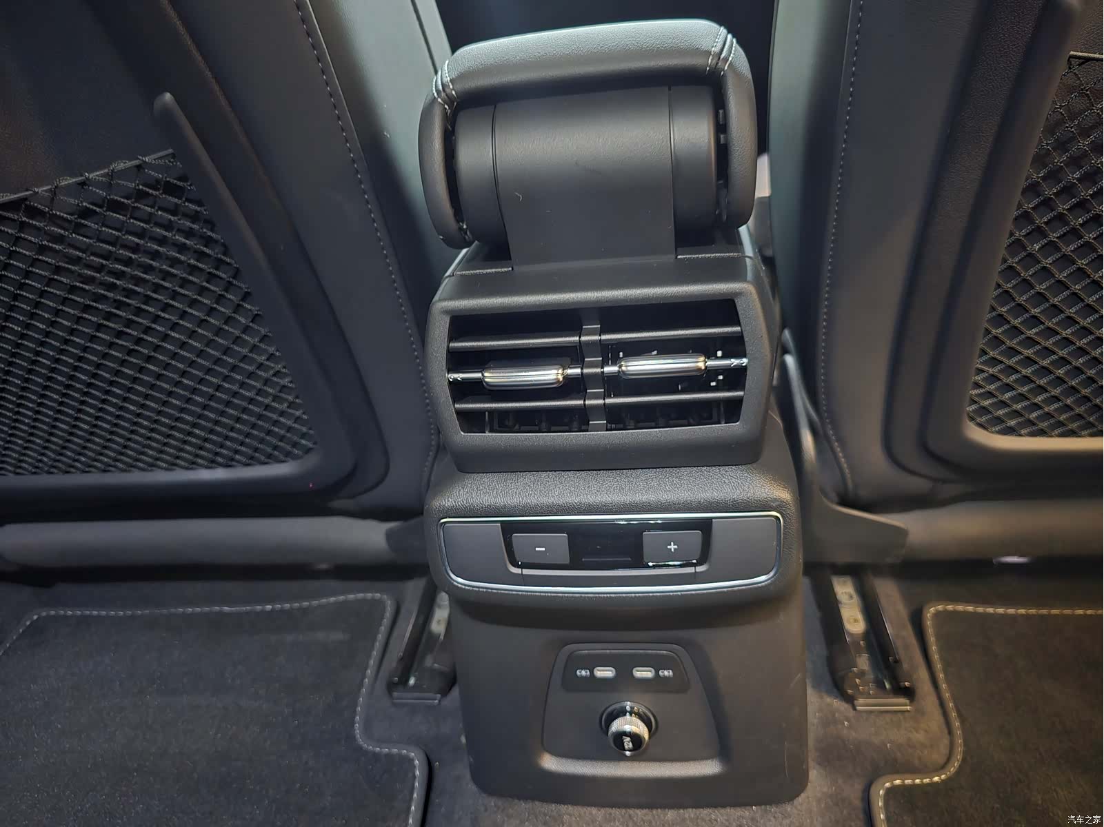Audi Q4 e-tron, 2024 8