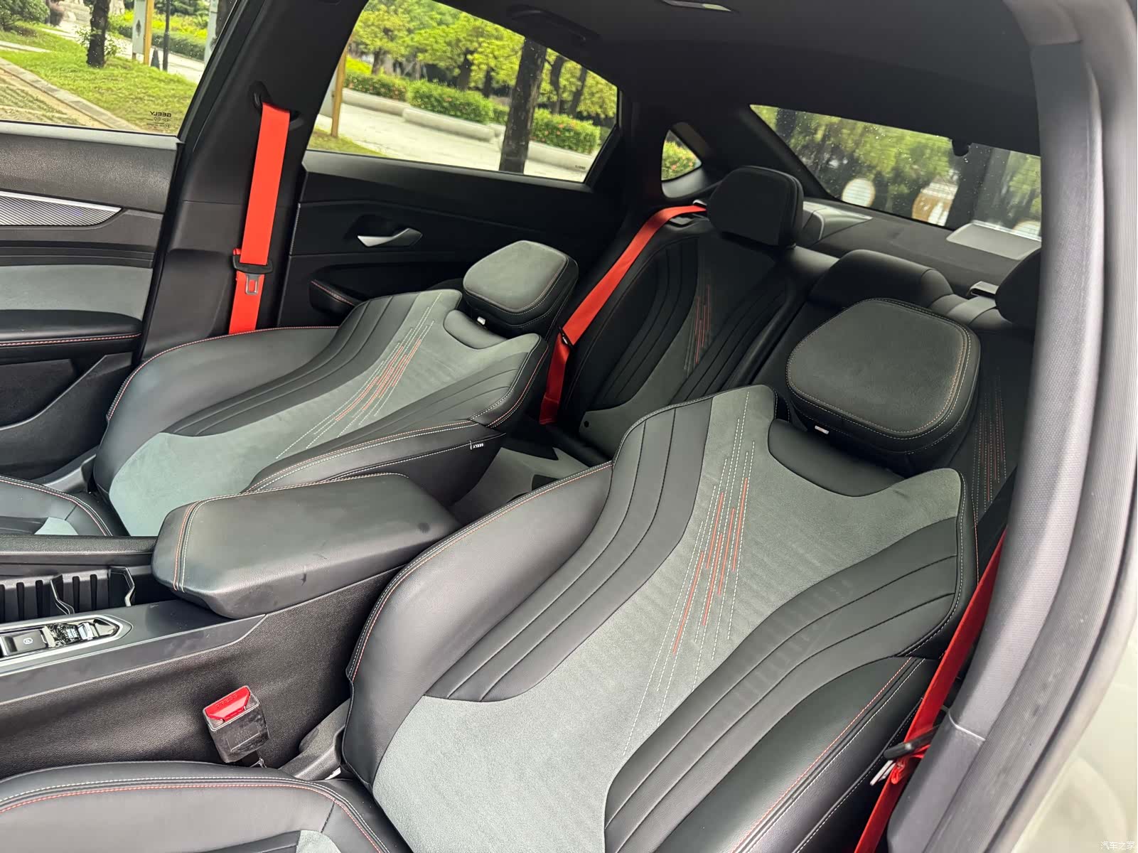 Geely Binray, 2022 9
