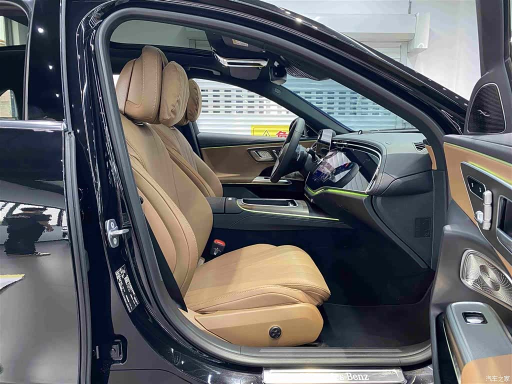 Mercedes-Benz E-Class, 2026 11