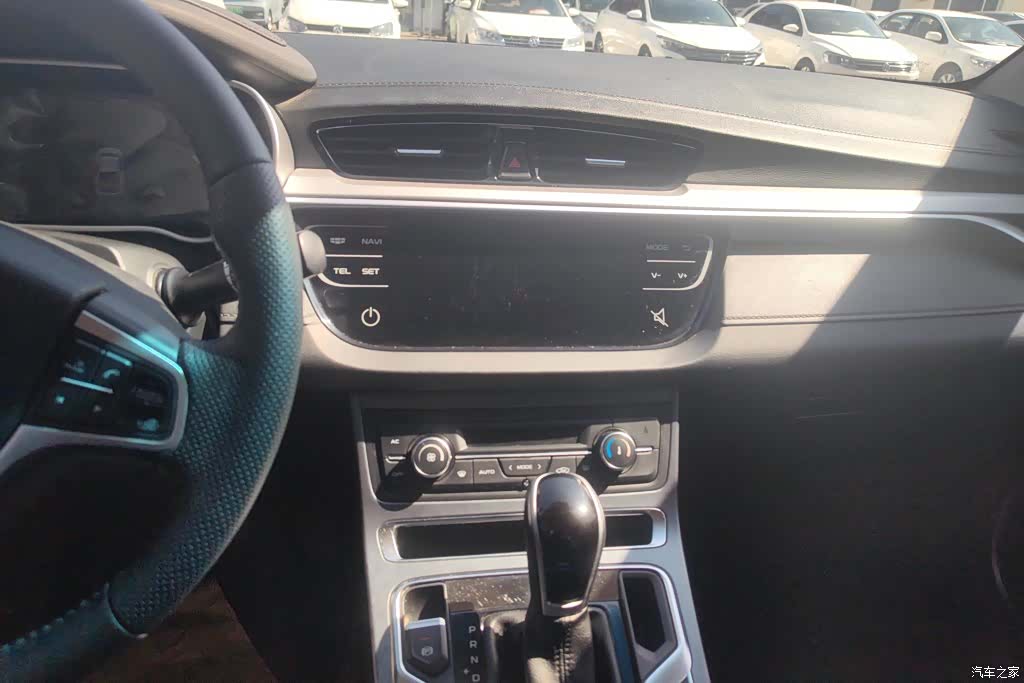 Geely Emgrand, 2018 13