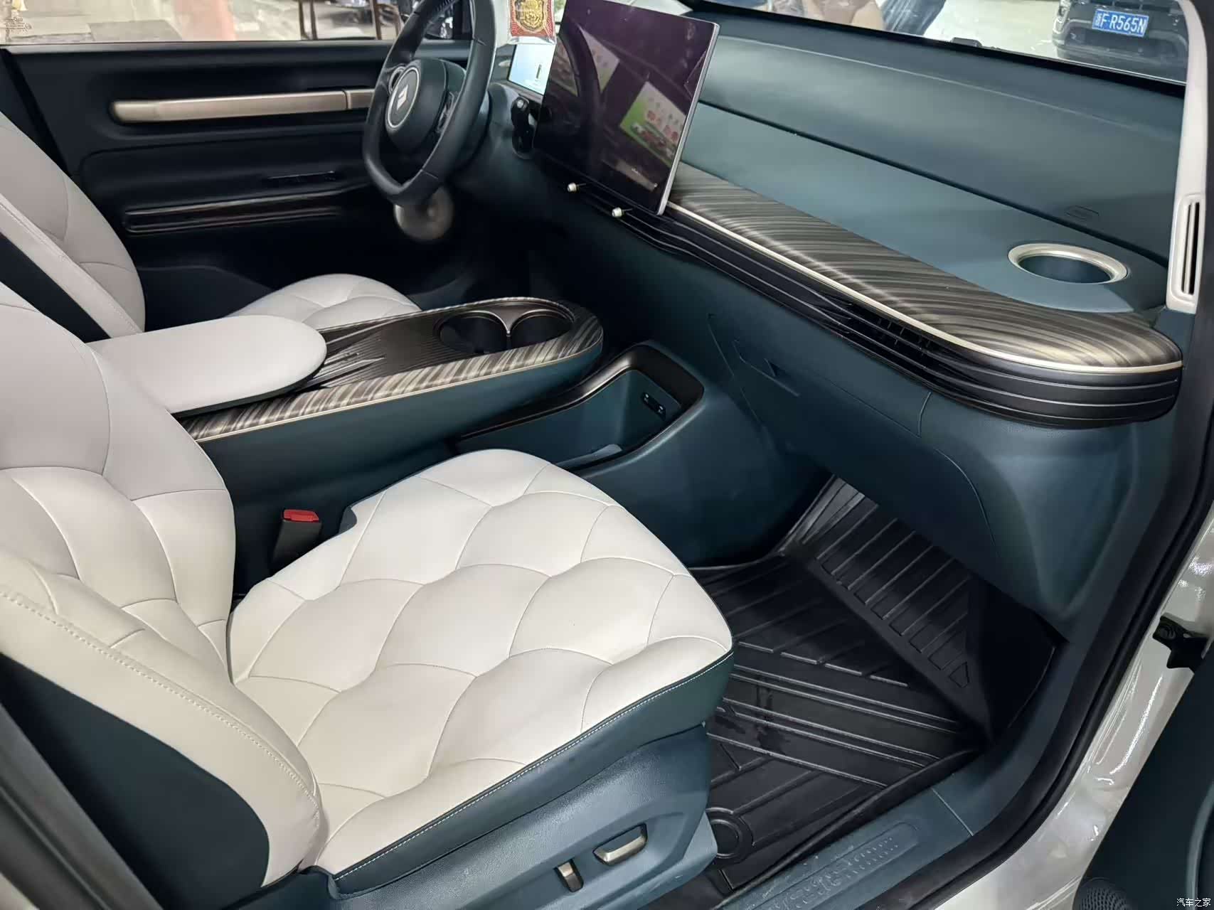 Wuling 460, 2023 8