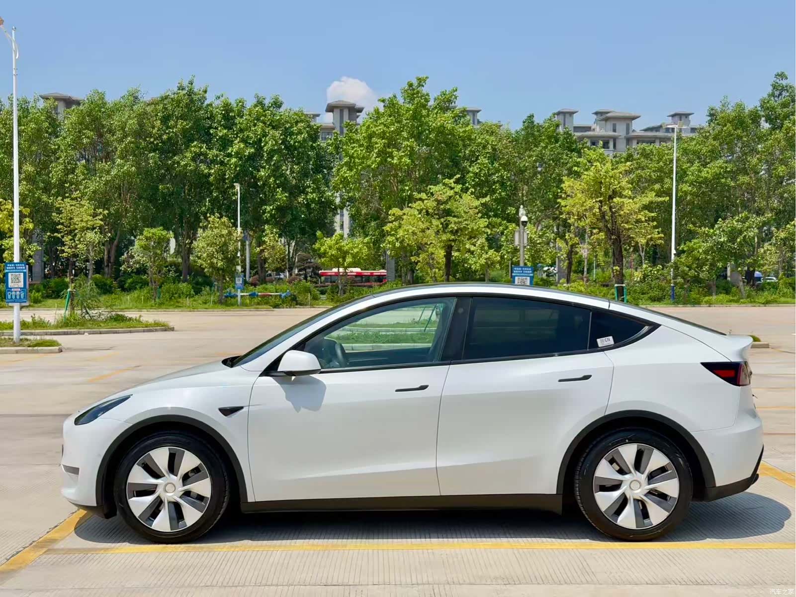 Tesla Model Y, 2021 6
