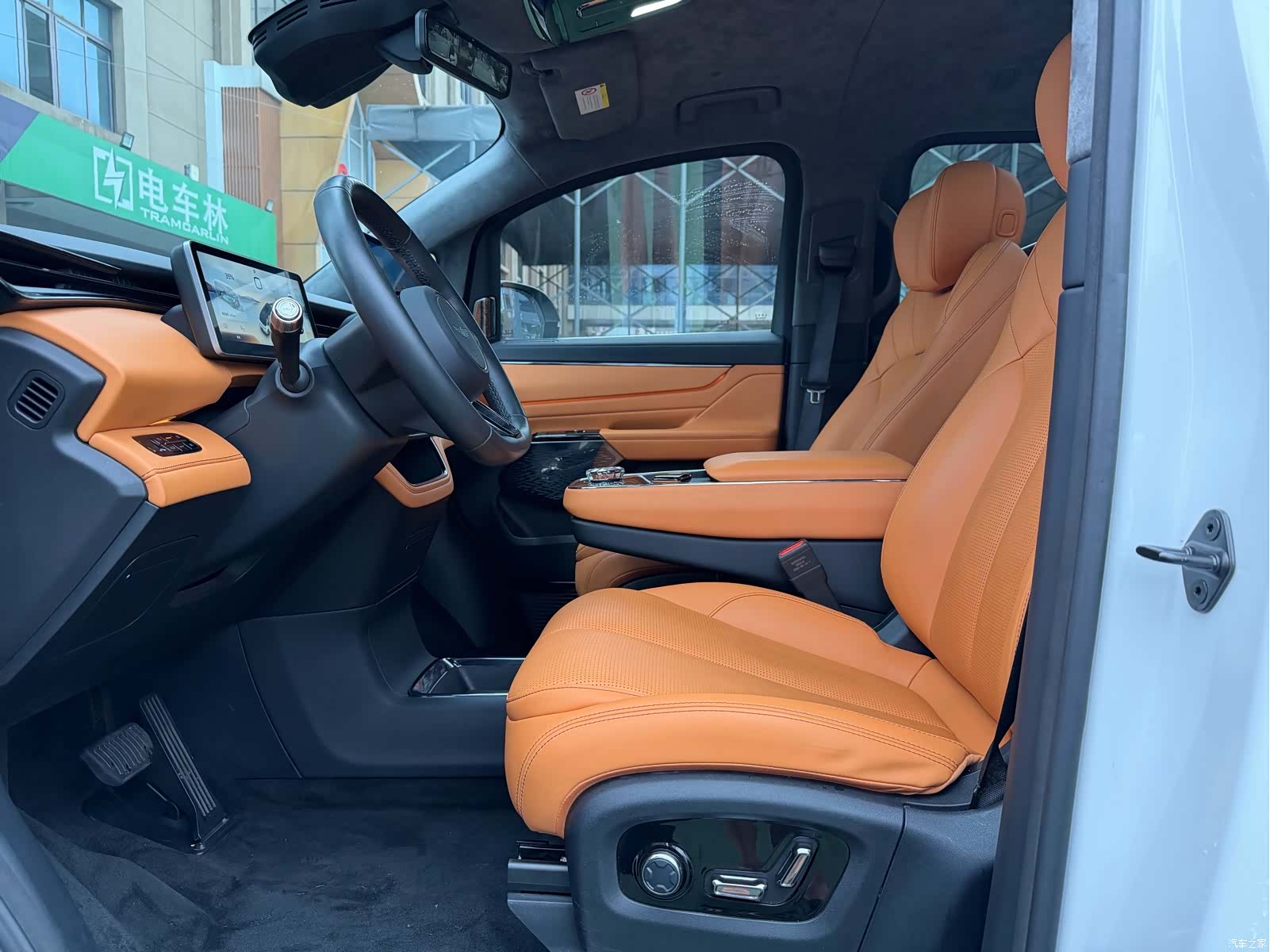 LEVC L380, 2024 все фото