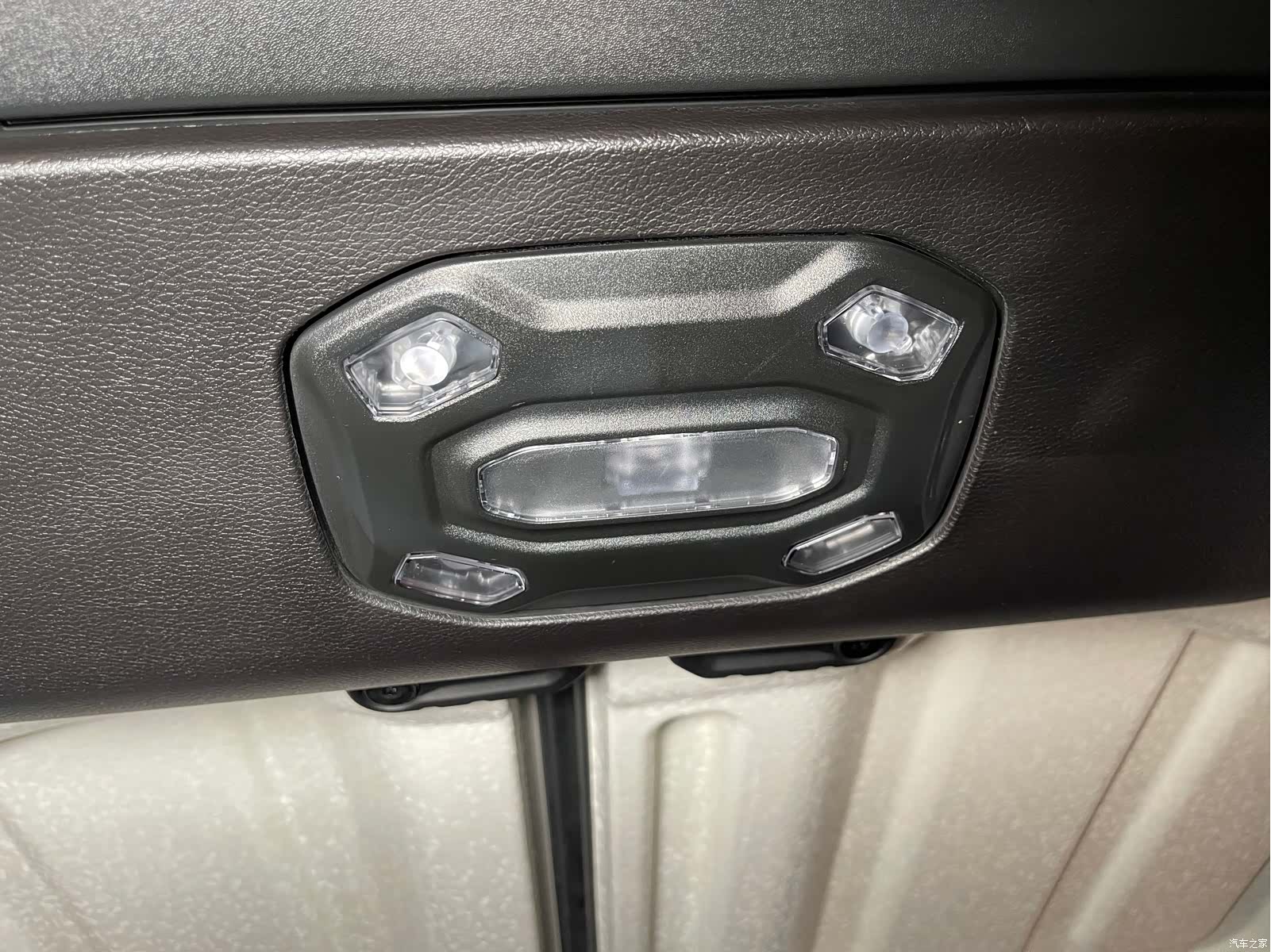 Jeep Wrangler, 2022 26