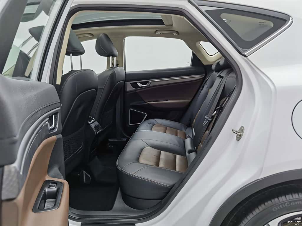 Geely Emgrand, 2017 15