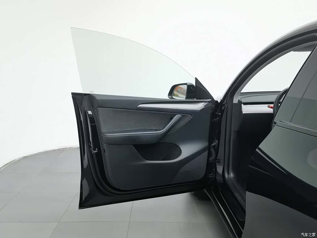 Tesla Model Y, 2024 8