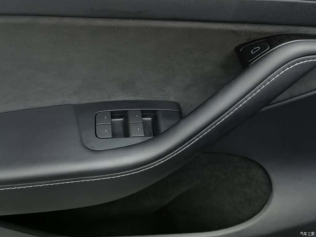 Tesla Model Y, 2024 9