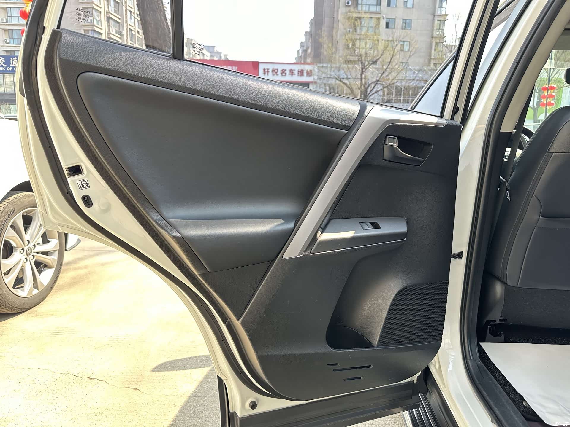 Toyota RAV4, 2017 13