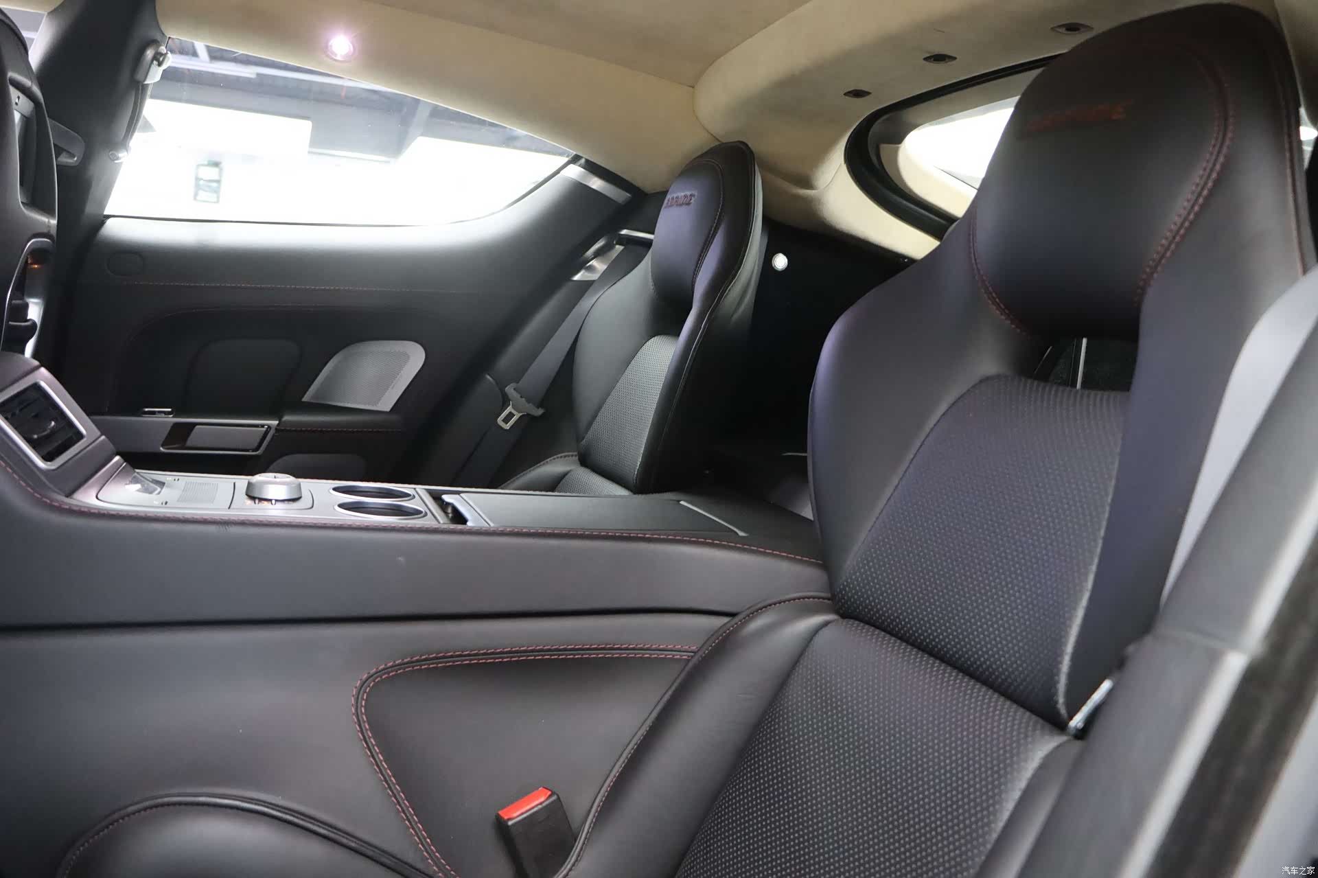 Aston Martin Rapide, 2014 32