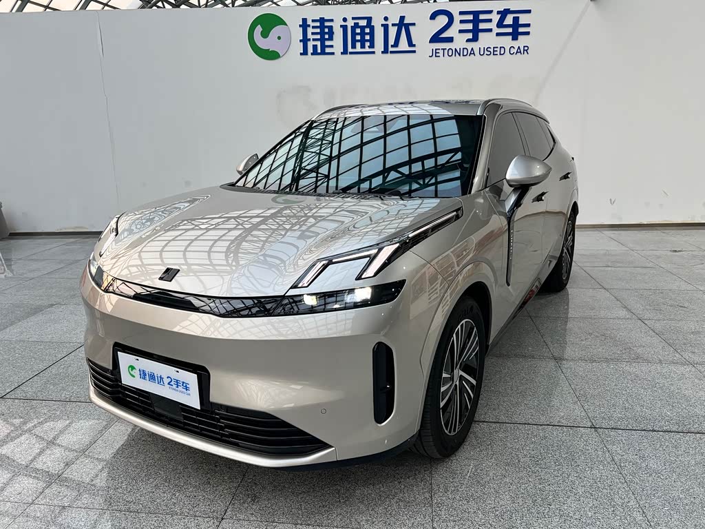 Lynk & Co 08 EM-P