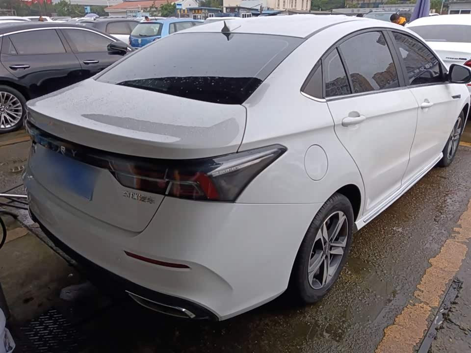 Chery Arrizo 5 PLUS