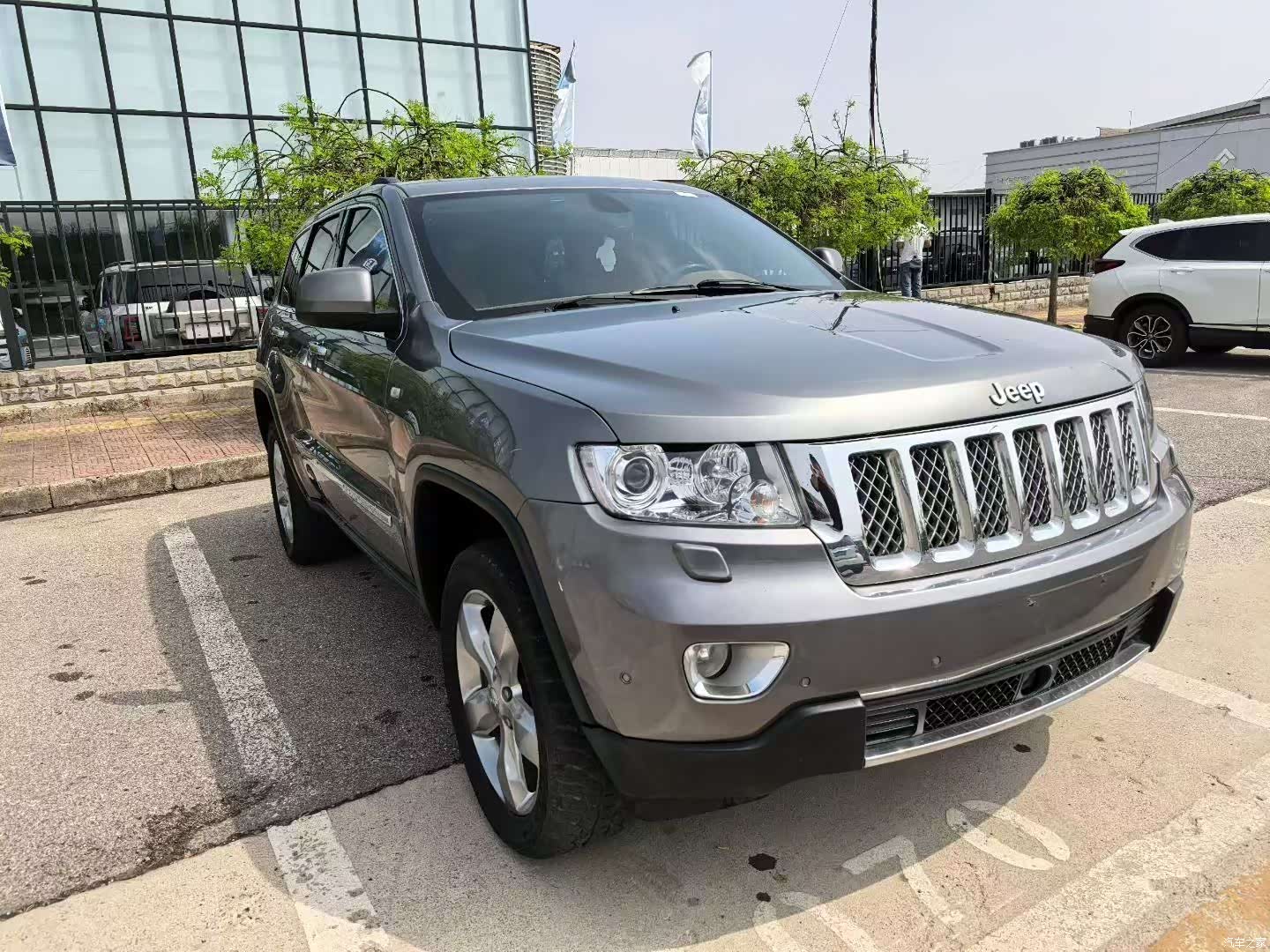 Jeep Grand Cherokee, 2013 3