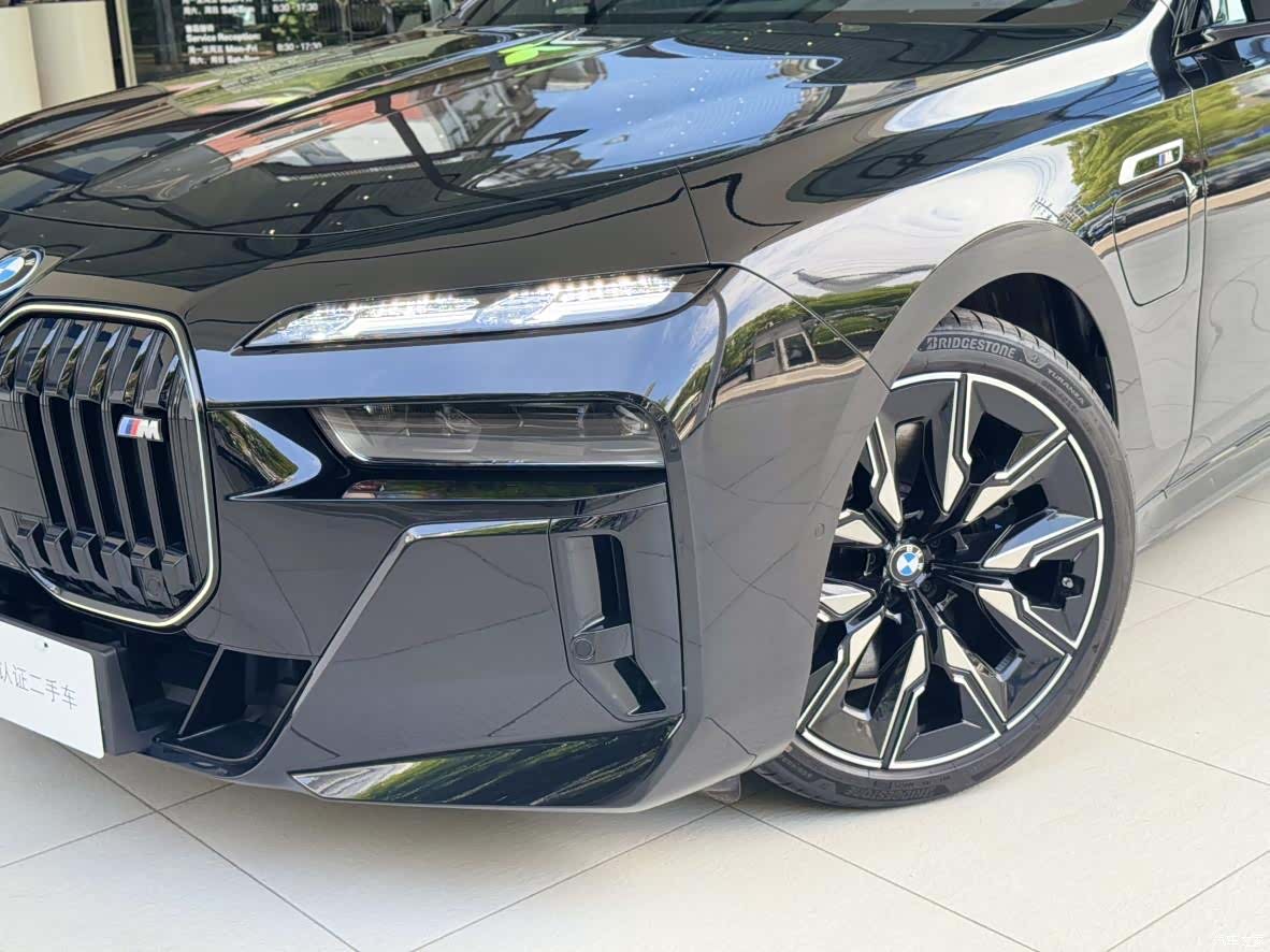 BMW i7, 2025 6