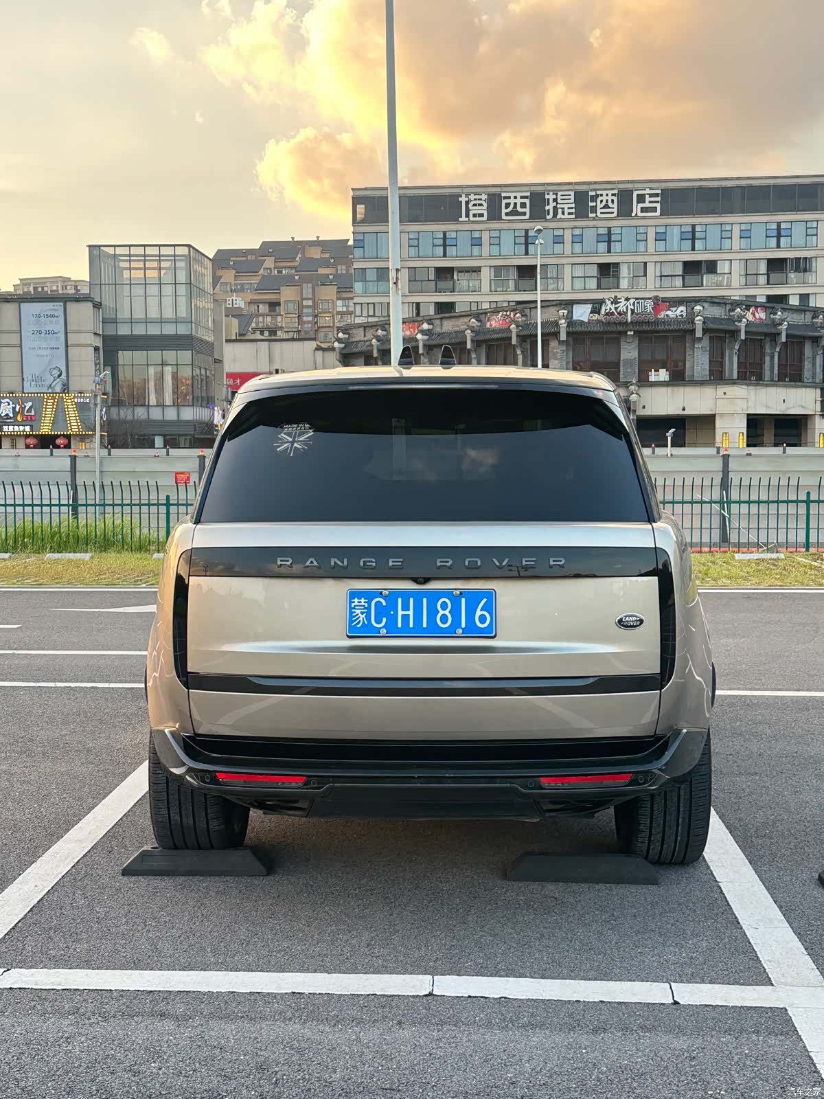Land Rover Range Rover, 2023 все фото