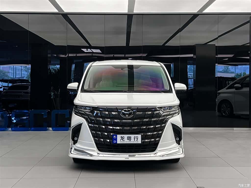 Toyota Alphard, 2025 2