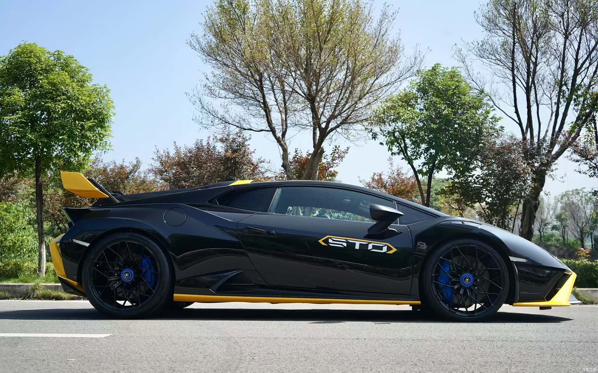 Lamborghini Huracán, 2022 3